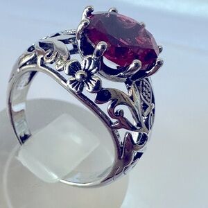 Antique Silvery Plated Ring/Zirconia Inlaid.